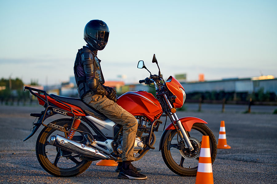 examen pratique moto sur terrain privé